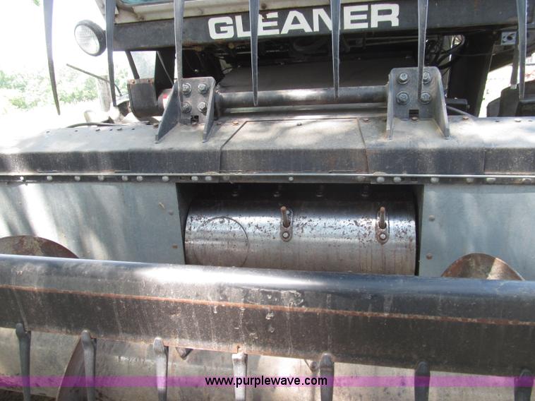 image for item I8986 1978 Allis-Chalmers Gleaner K2 combine