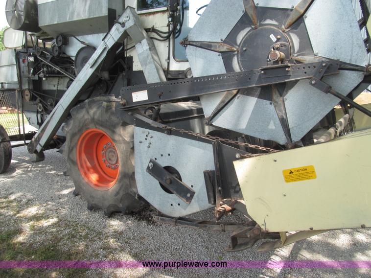 image for item I8986 1978 Allis-Chalmers Gleaner K2 combine