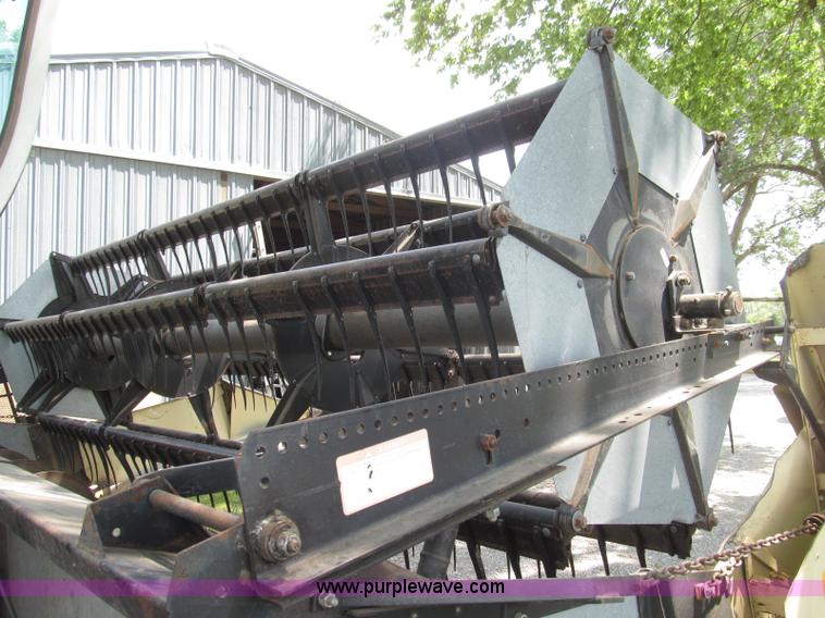 image for item I8986 1978 Allis-Chalmers Gleaner K2 combine