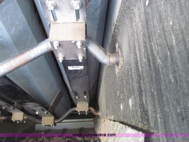 image for item I8986 1978 Allis-Chalmers Gleaner K2 combine