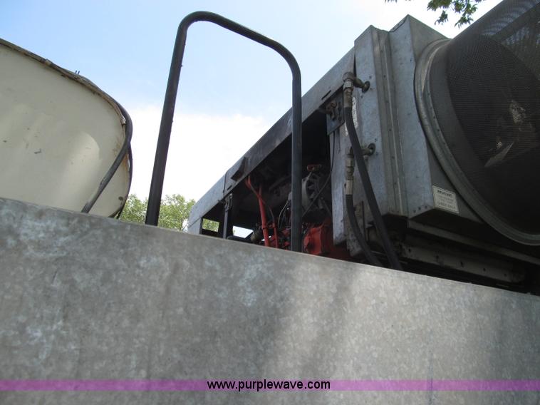 image for item I8986 1978 Allis-Chalmers Gleaner K2 combine