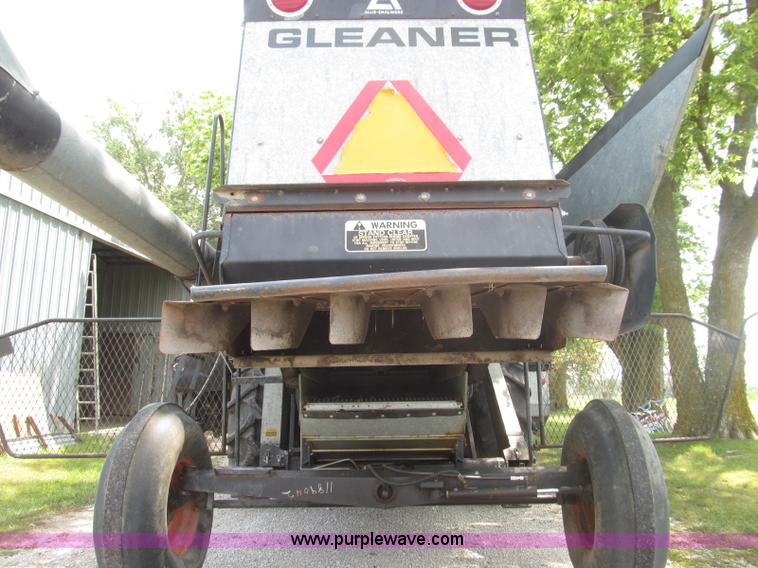 image for item I8986 1978 Allis-Chalmers Gleaner K2 combine