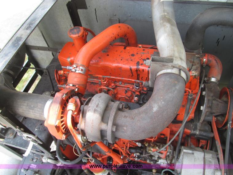 image for item I8986 1978 Allis-Chalmers Gleaner K2 combine