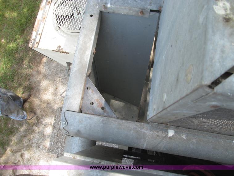 image for item I8986 1978 Allis-Chalmers Gleaner K2 combine