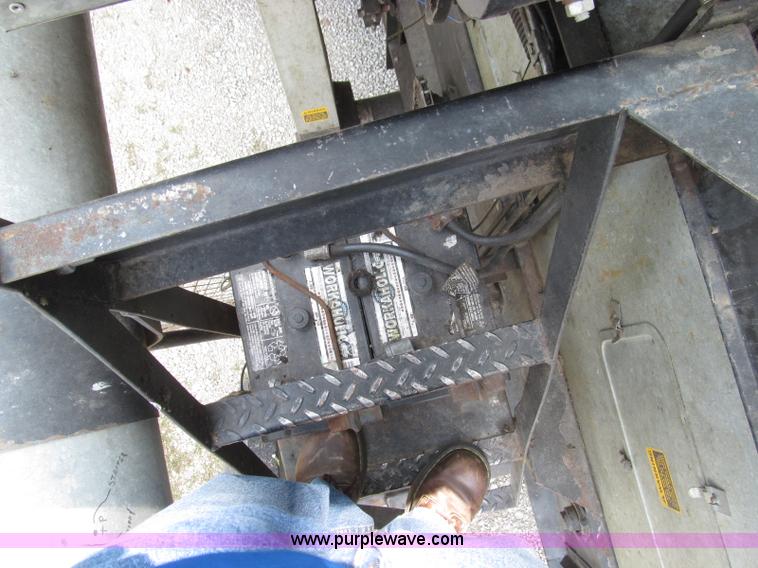 image for item I8986 1978 Allis-Chalmers Gleaner K2 combine