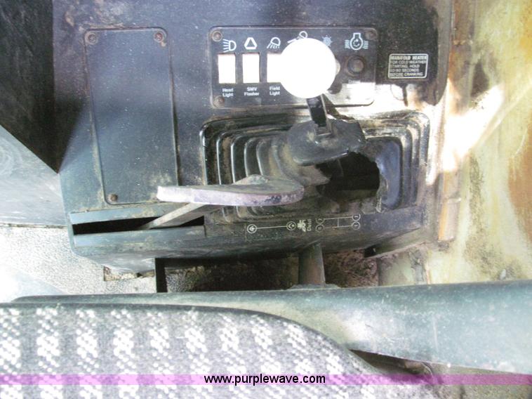 image for item I8986 1978 Allis-Chalmers Gleaner K2 combine