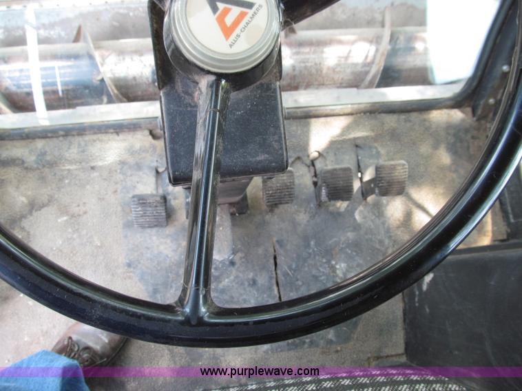 image for item I8986 1978 Allis-Chalmers Gleaner K2 combine