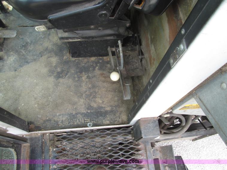 image for item I8986 1978 Allis-Chalmers Gleaner K2 combine