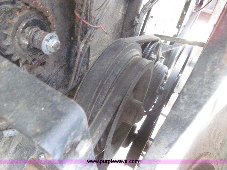 image for item I8986 1978 Allis-Chalmers Gleaner K2 combine