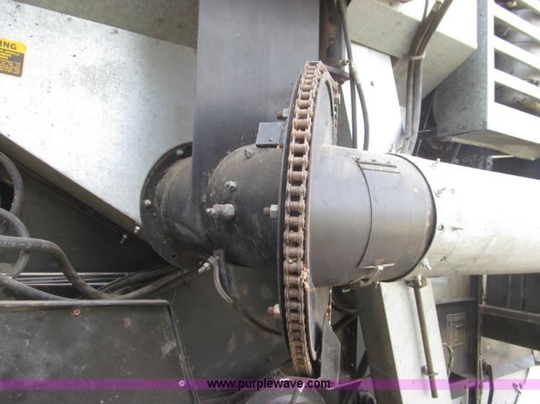 image for item I8986 1978 Allis-Chalmers Gleaner K2 combine