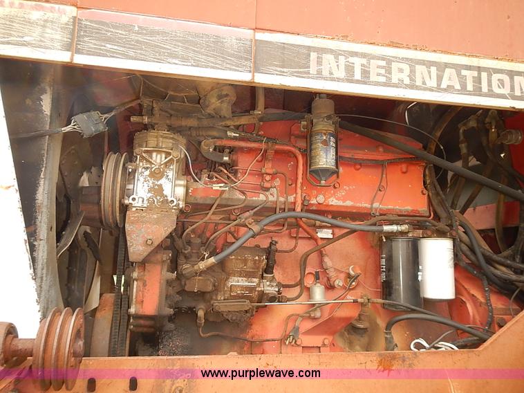 image for item J1124 1978 International 4386 tractor