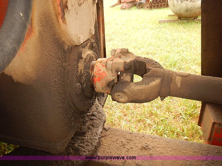 image for item J1124 1978 International 4386 tractor