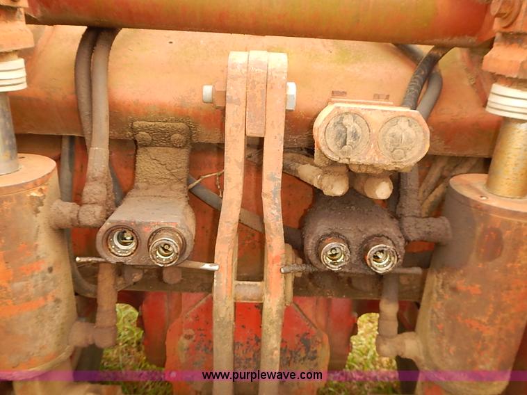 image for item J1124 1978 International 4386 tractor