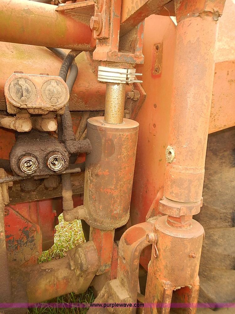 image for item J1124 1978 International 4386 tractor