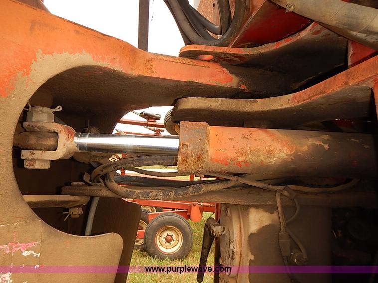 image for item J1124 1978 International 4386 tractor