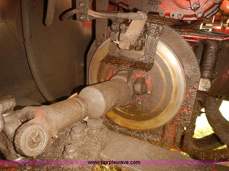 image for item J1124 1978 International 4386 tractor