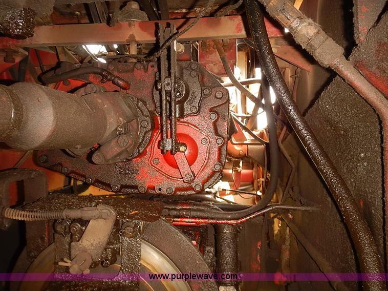 image for item J1124 1978 International 4386 tractor