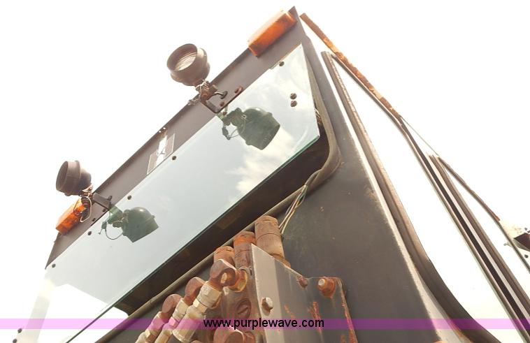 image for item J1124 1978 International 4386 tractor