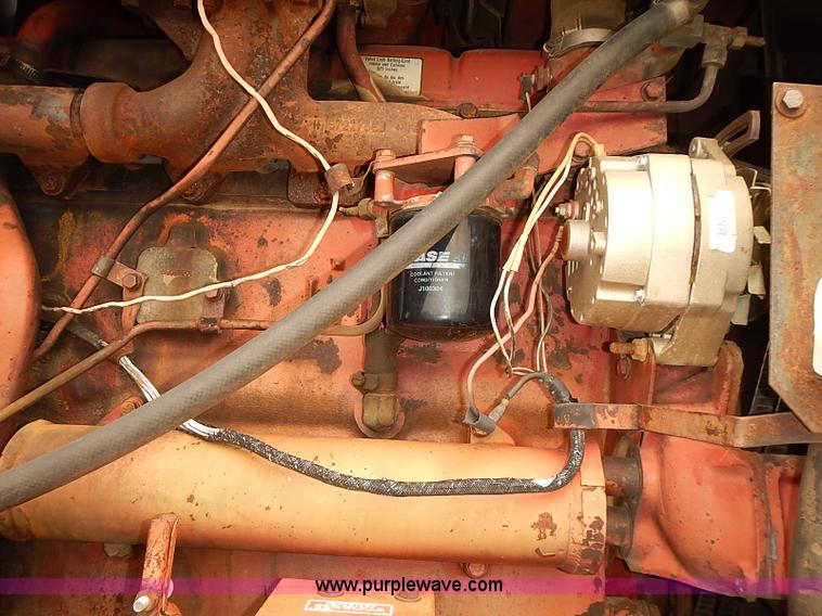 image for item J1124 1978 International 4386 tractor