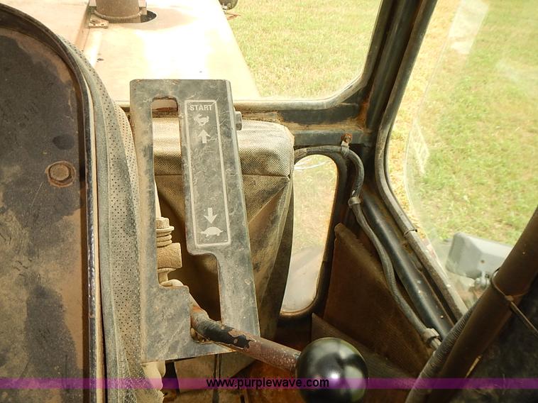image for item J1124 1978 International 4386 tractor