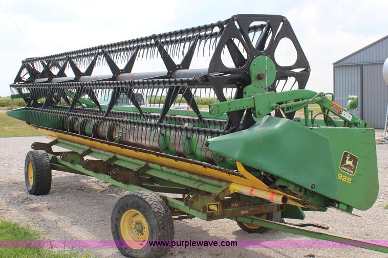 image for item J2009 1997 John Deere 925 flex platform head