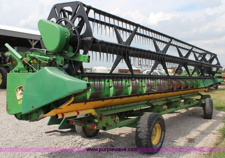 image for item J2009 1997 John Deere 925 flex platform head