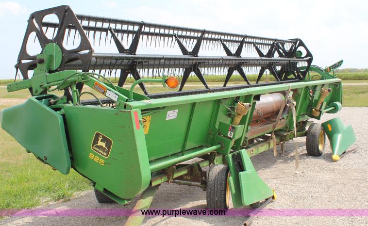 image for item J2009 1997 John Deere 925 flex platform head
