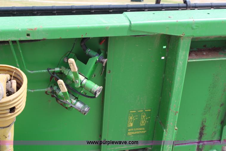 image for item J2009 1997 John Deere 925 flex platform head