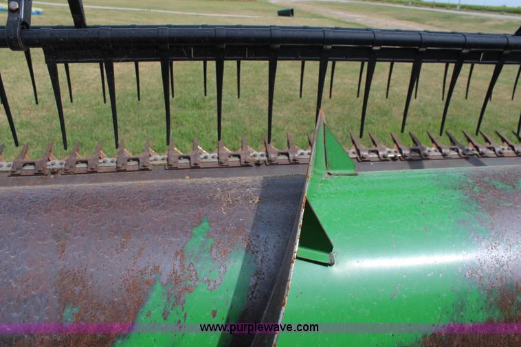 image for item J2009 1997 John Deere 925 flex platform head