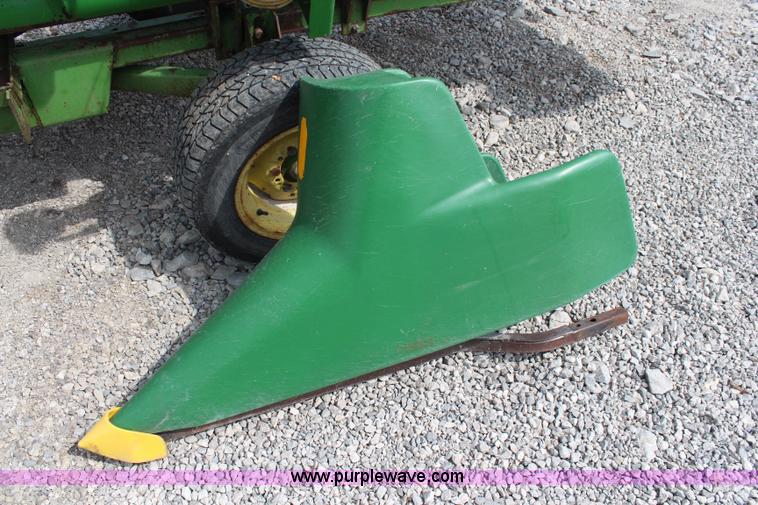 image for item J2009 1997 John Deere 925 flex platform head