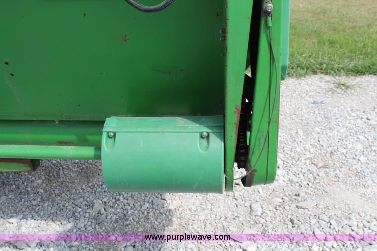 image for item J2009 1997 John Deere 925 flex platform head