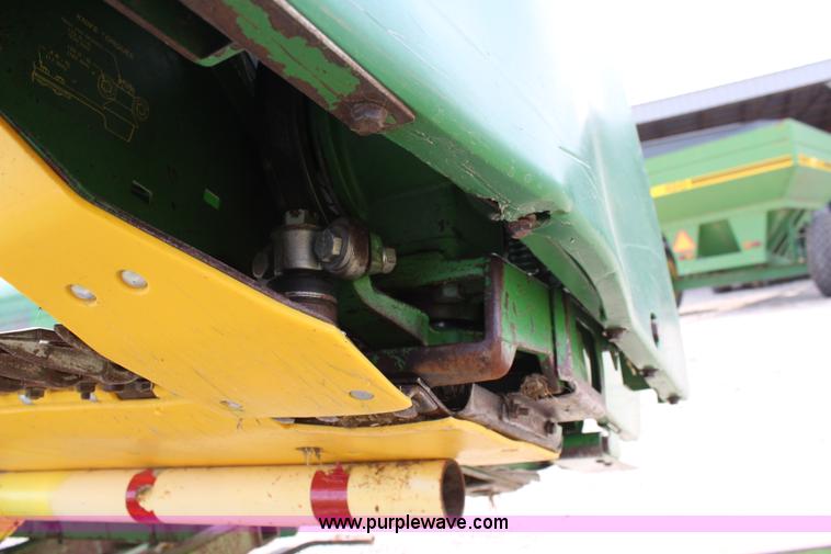 image for item J2009 1997 John Deere 925 flex platform head