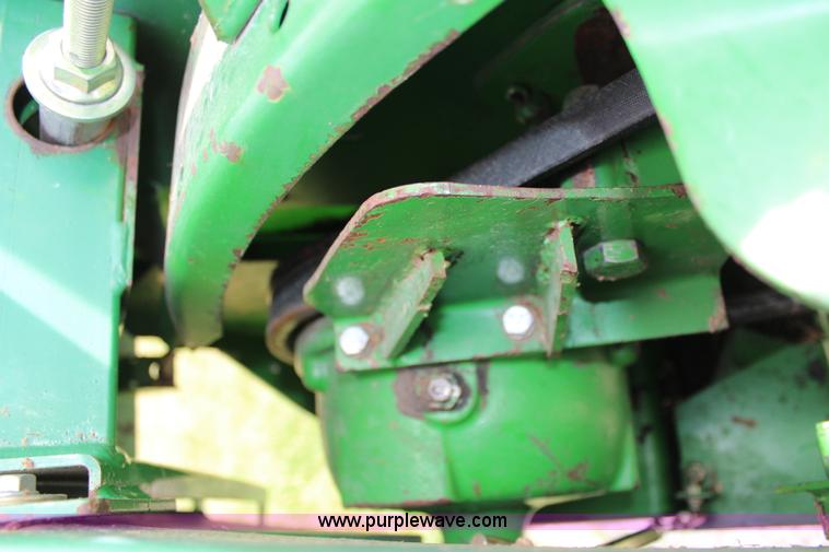 image for item J2009 1997 John Deere 925 flex platform head