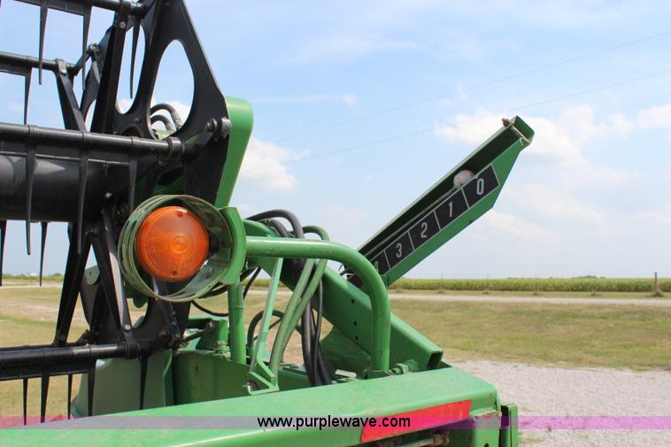 image for item J2009 1997 John Deere 925 flex platform head