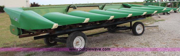 image for item J2010 John Deere corn head