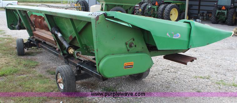 image for item J2010 John Deere corn head