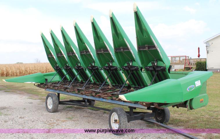 image for item J2010 John Deere corn head