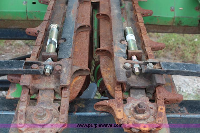 image for item J2010 John Deere corn head
