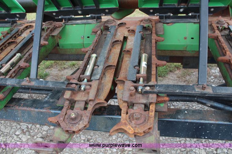 image for item J2010 John Deere corn head