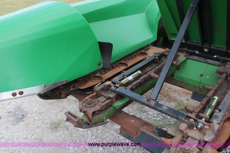 image for item J2010 John Deere corn head