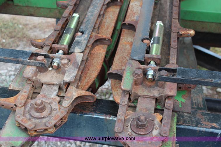 image for item J2010 John Deere corn head