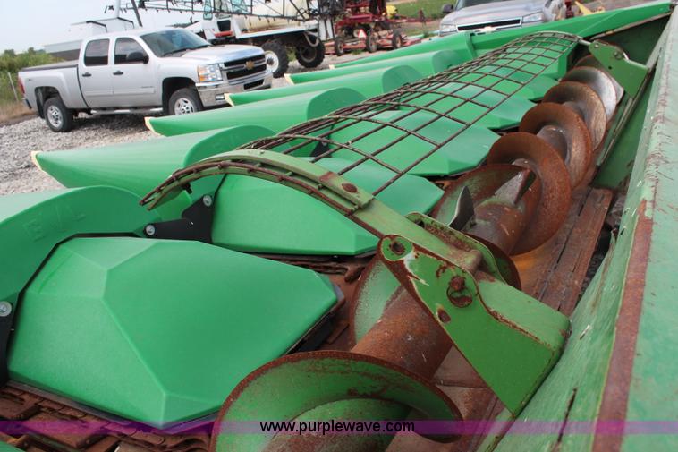 image for item J2010 John Deere corn head
