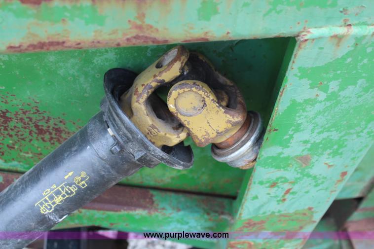 image for item J2010 John Deere corn head