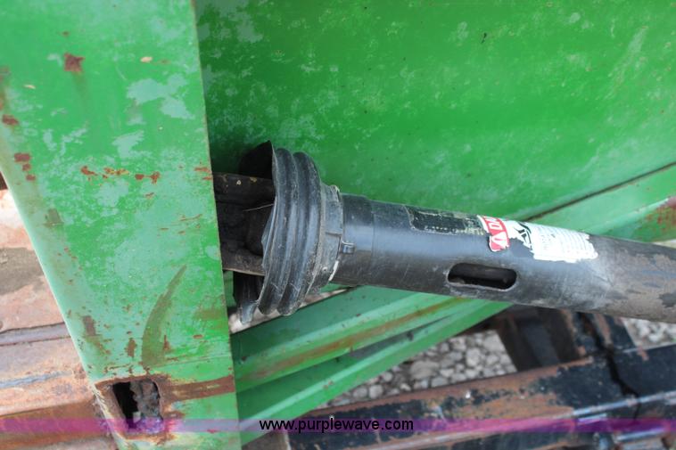 image for item J2010 John Deere corn head
