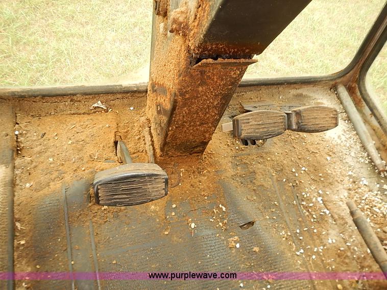 image for item J2062 Massey Ferguson 750 combine