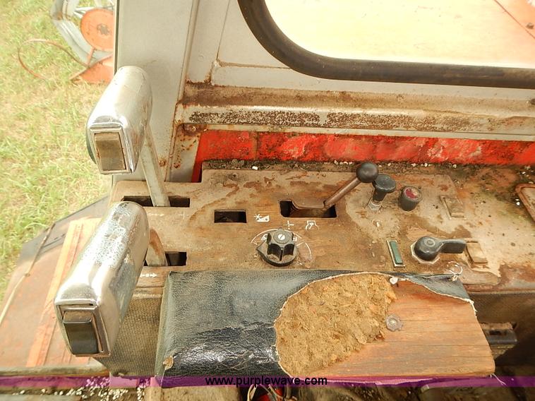 image for item J2062 Massey Ferguson 750 combine