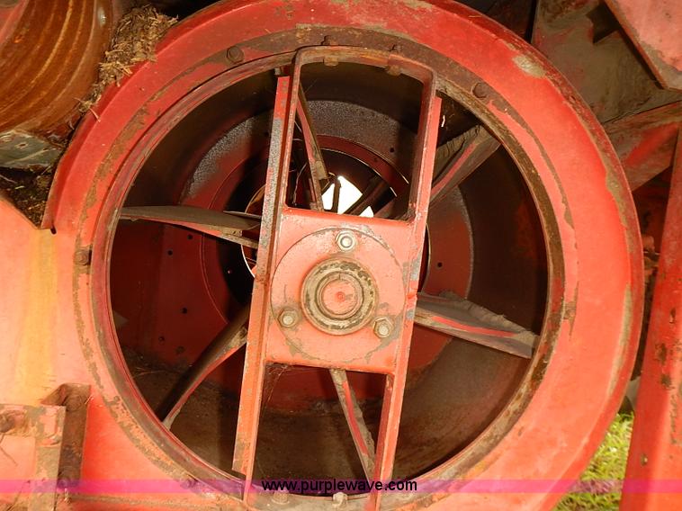 image for item J2062 Massey Ferguson 750 combine