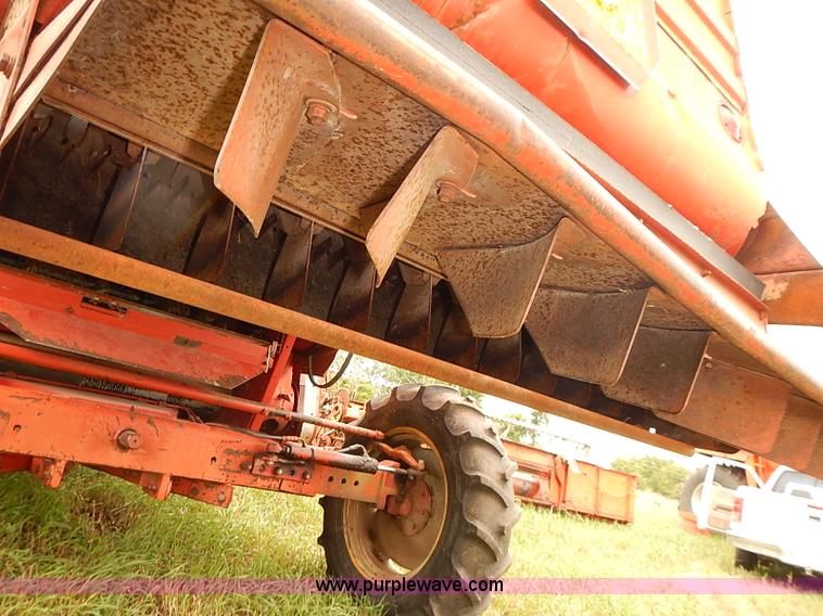 image for item J2062 Massey Ferguson 750 combine