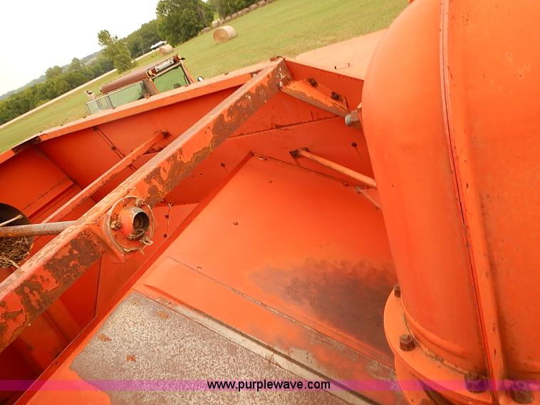 image for item J2062 Massey Ferguson 750 combine