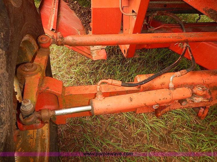 image for item J2062 Massey Ferguson 750 combine